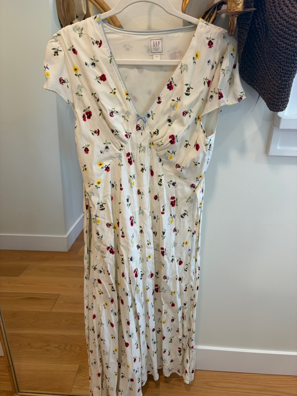 GAP White Floral V-Neck Midi Dress
